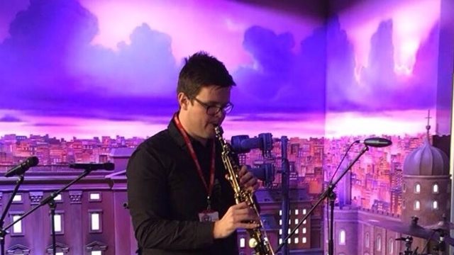 Musiker Jeremy Perigo besøker Ansgarskolen