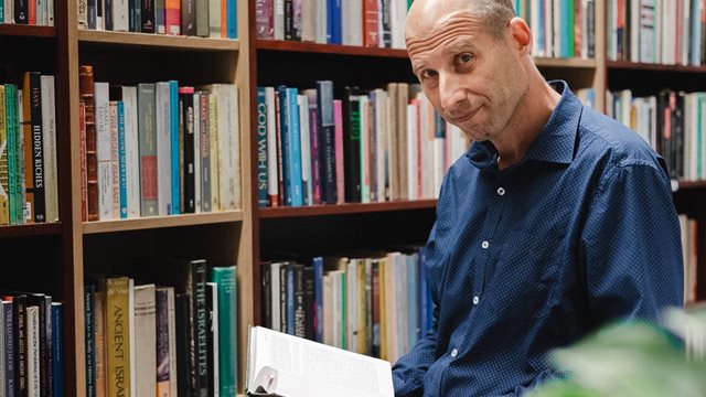 Ekspert på håndskrifter i NT