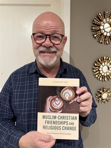 torstein-try-med-boka-si